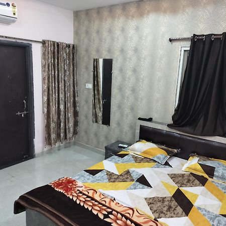 אויאיין Shiv Shakti Homestay מראה חיצוני תמונה