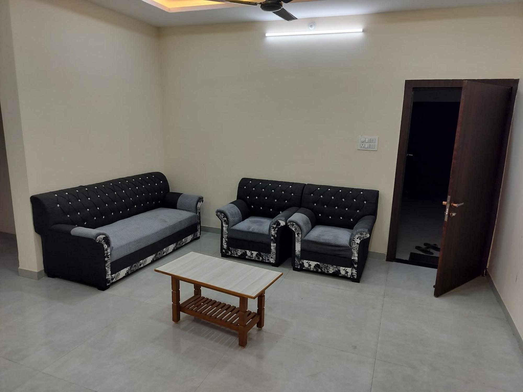 אויאיין Shiv Shakti Homestay מראה חיצוני תמונה